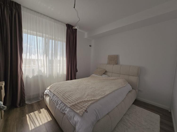 Duplex cu perete dublu- 4 camere - 2 bai - apa curenta - canalizare - pod - 10