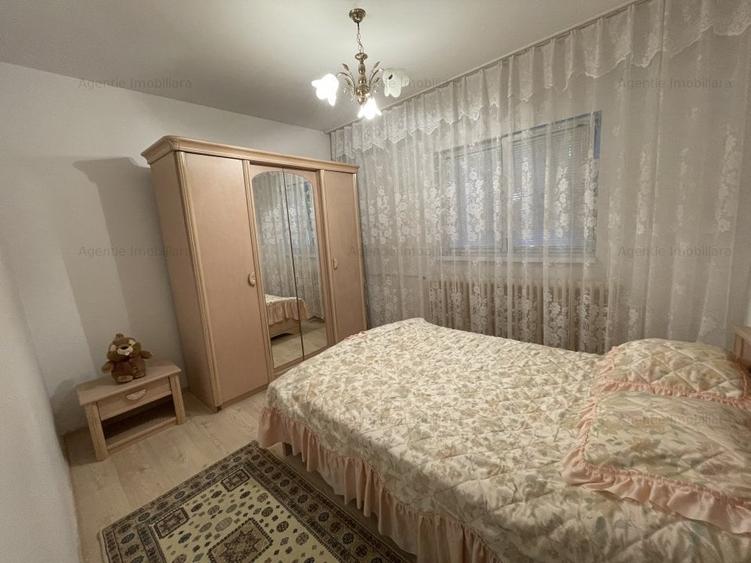 3 Camere - Bd. Chisinau nr. 15 - 4