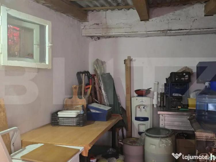 Teren intravilan, proprietate 43 mp + construc?ie, zona Ult - 6