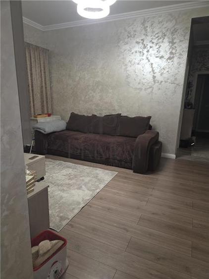 GIROC | 3 CAM | ET.1 | DECOMANDAT | 2 BAI | 2xPARCARE | INCALZIRE PARDOSEALA - 2