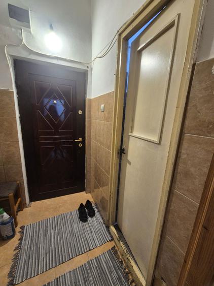 Inchiriez garsoniera zona troianu - 2