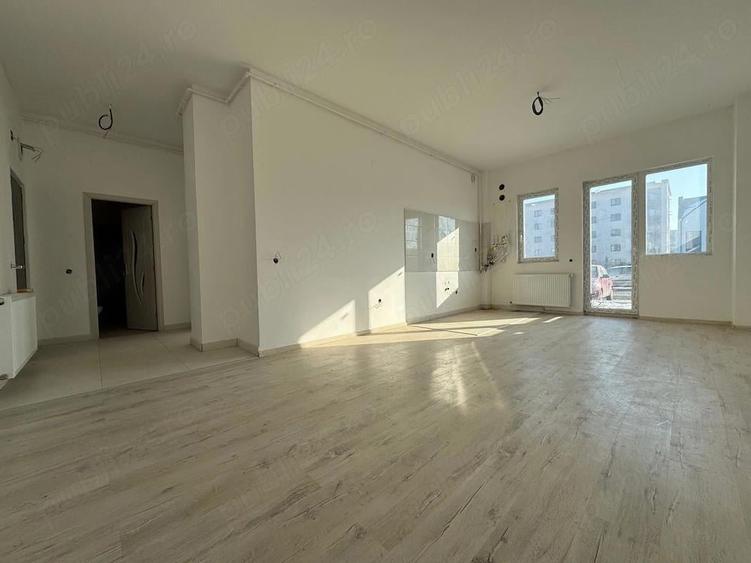 Vand garsoniera la parter, zona Tractorul-Brasov. - 2