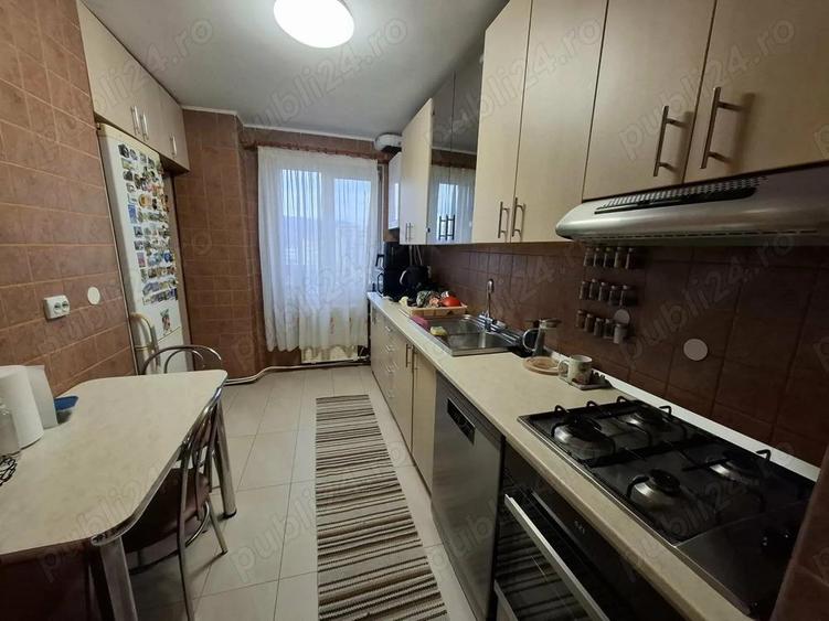 B-dul Unirii (tronson Catedrala Ortodoxa si Kaufland) apartament 3 camere, decomandat, 2 balcoane - 6