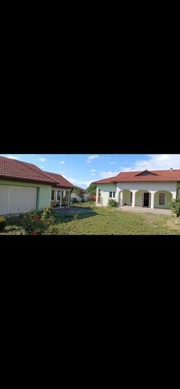 Casa, curte si gradina in Vanatori-Vrancea - 1