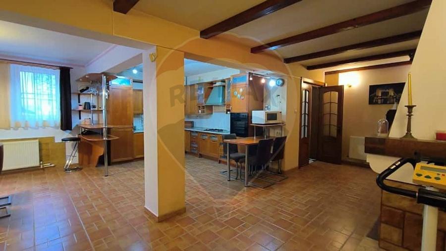 Casa cu piscina de vanzare in zona Piata Centrala Galati - 16