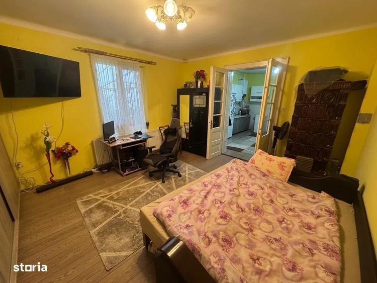 Dambu Pietros - Vanzare casa, singur in curte - Str. Ciresului - 1