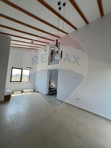 Casa / Vila cu 5 camere de vanzare in zona Exterior Nord - 8