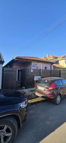 Casa renovata total in 2 studiouri separate cu curte - 1