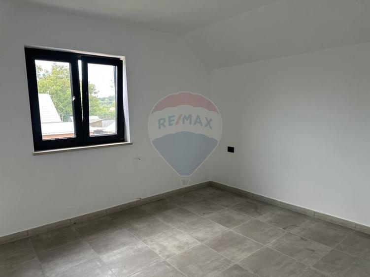 Casă / Vilă cu 5 camere de vânzare - 6