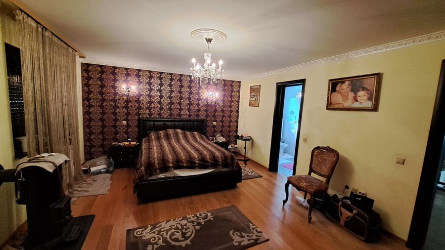 VILA INDIVIDUALA SUPERBA - CU TEREN GENEROS - AMPLASAMENT IDEAL - 43