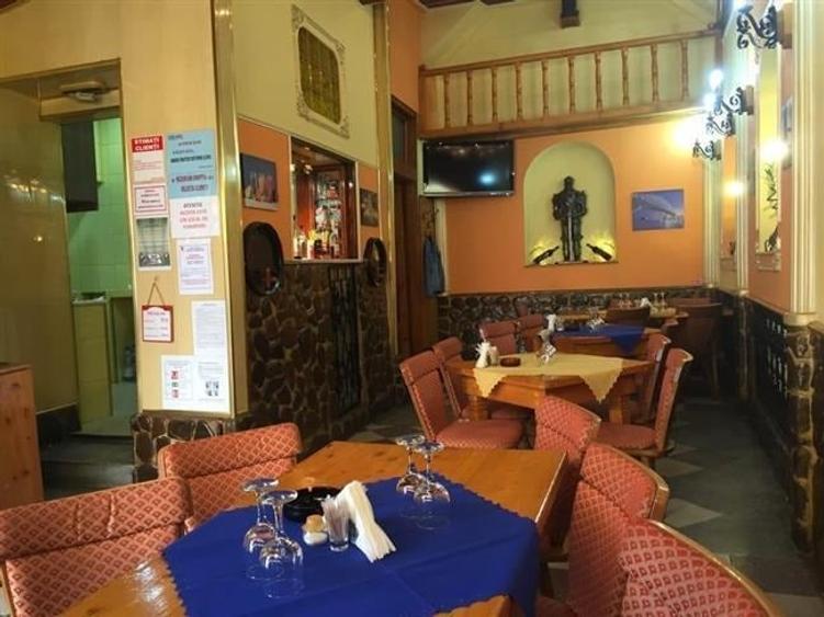 Propun spre vânzare un spațiu comercial excelent situat în zona Universitate - 15