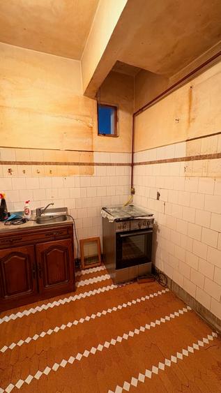 3 cam Piata Alba Iulia strada Valeriu Braniste, CENTRALA PROPRIE, etaj 4 - 8