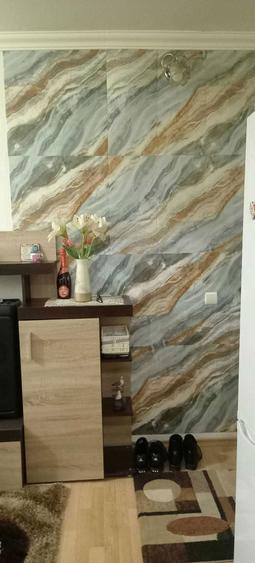 Se vinde garsoniera in Ostroveni Valcea mobilata si utilata, aer conditionat, centrala, suprafata de 34 mp pt detalii puteti suna la tel 0741483622 - 3