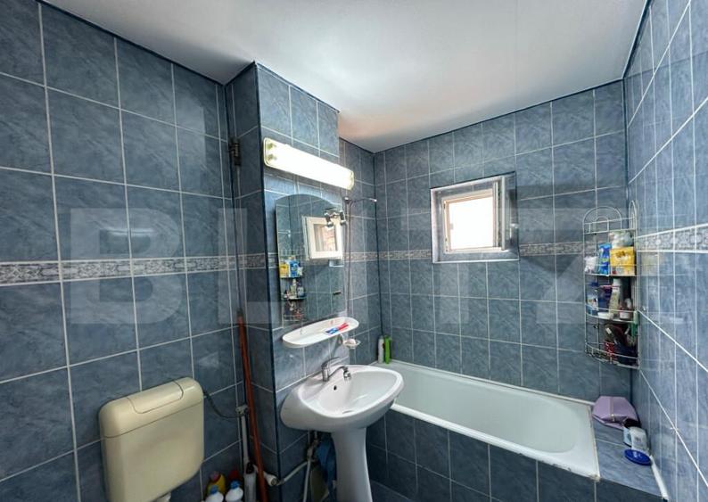 Apartament de vanzare cu 3 camere 66 mp, 2 balcoane zon - 10