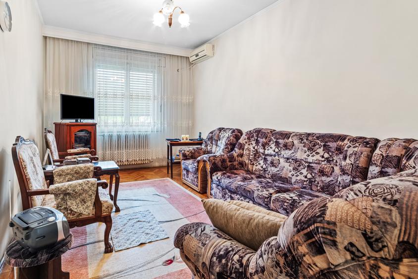 Vilă tip bloc 12 camere, 2 garaje 2 boxe  zona Tomis 1  Flămânda - 11