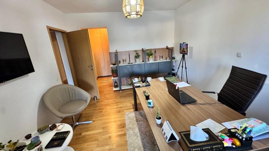 REA1024734 Apartament 3 camere l Curte l Parcare - 8