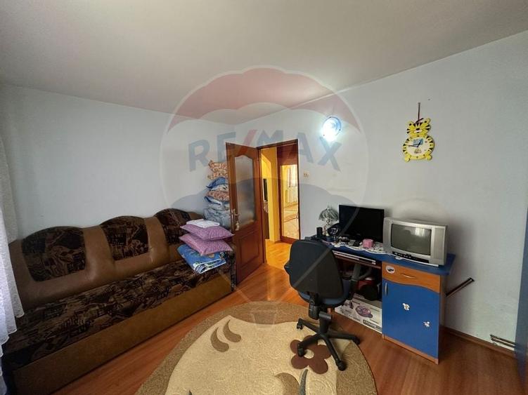 Etaj 2 , apartament cu 3 camere DE VÂNZARE în zona Traian - 4