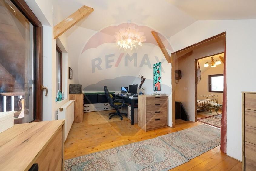 Ansamblu rezidențial cu casă principală și anexe, teren 1.487 mp - 11