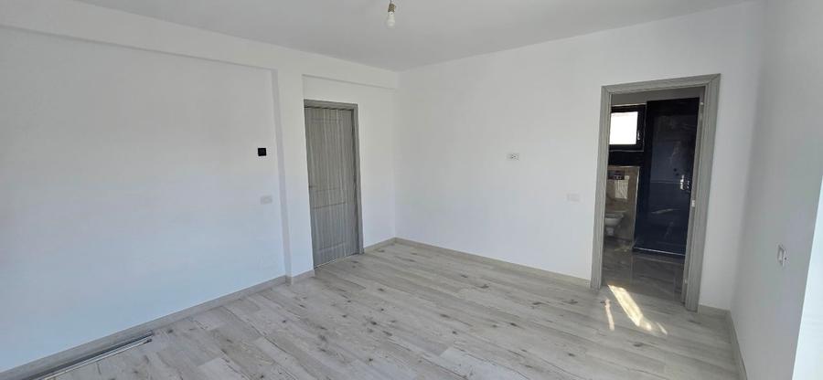 Casă Individuală Cuplată, 4 camere , Stradă asfaltată , Toate utilitățile - 11