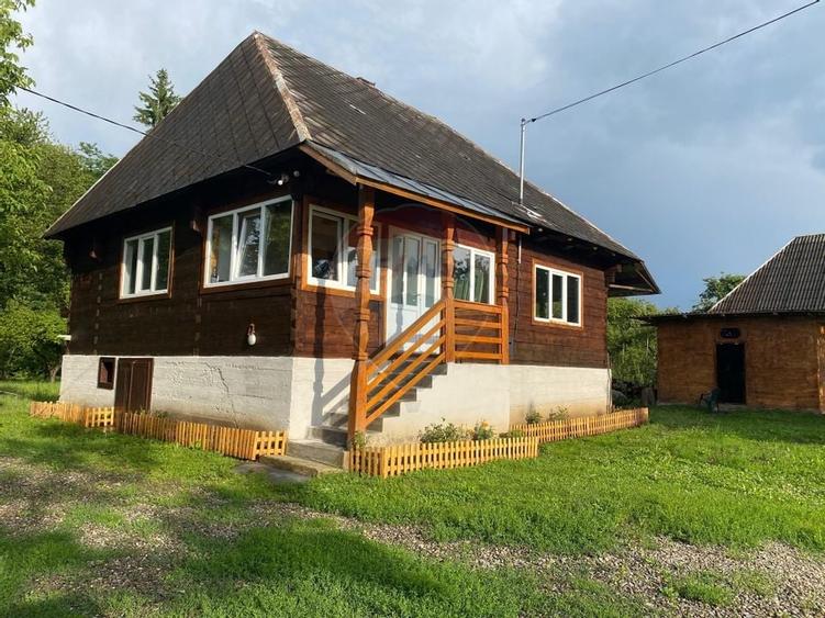 Casa / Vila cu 5 camere de vanzare - 1