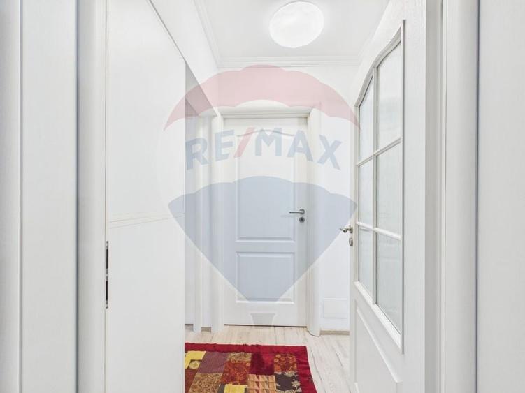 Apartament cu 4 camere de vanzare, Centrala proprie, 13 Septembrie - 9