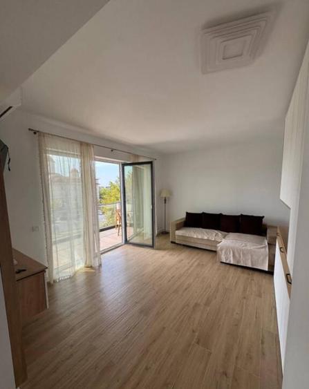 Garsoniera decomandata, 38 mp utili, balcon 7m, bloc nou, zo - 3