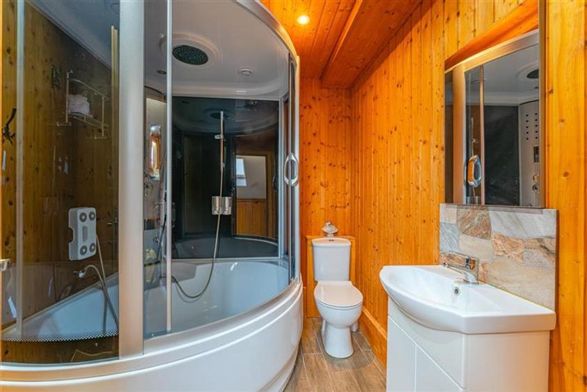 FILM& 3D! Vila high tech, cu semineu, jacuzzi, terasa, 10 camere, Central, Braso - 35