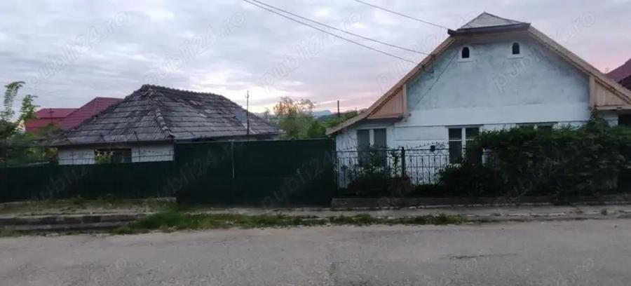 Vand teren plus doua imobile in zona centrala - 1