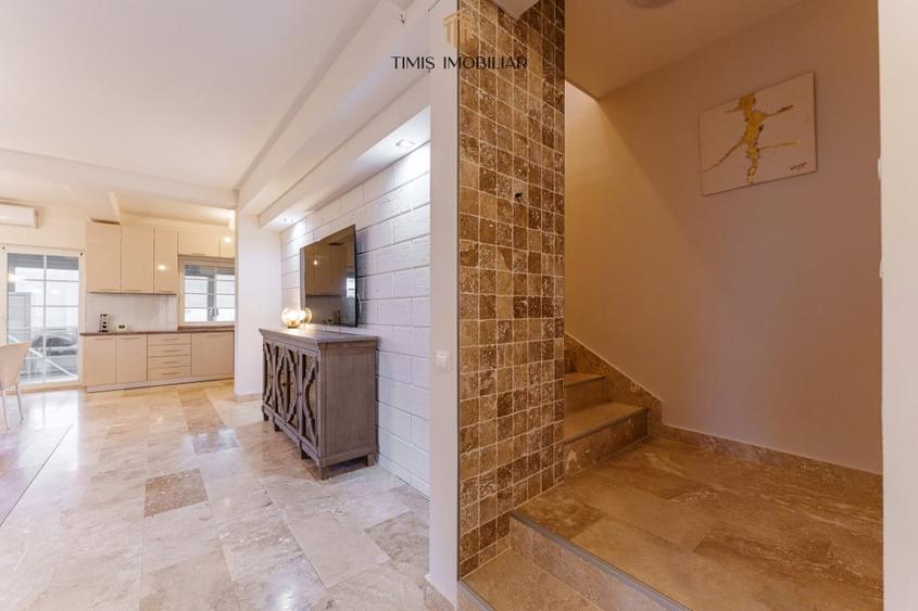 Duplex cu 6 camere cu Canalizare în Dumbrăvița
