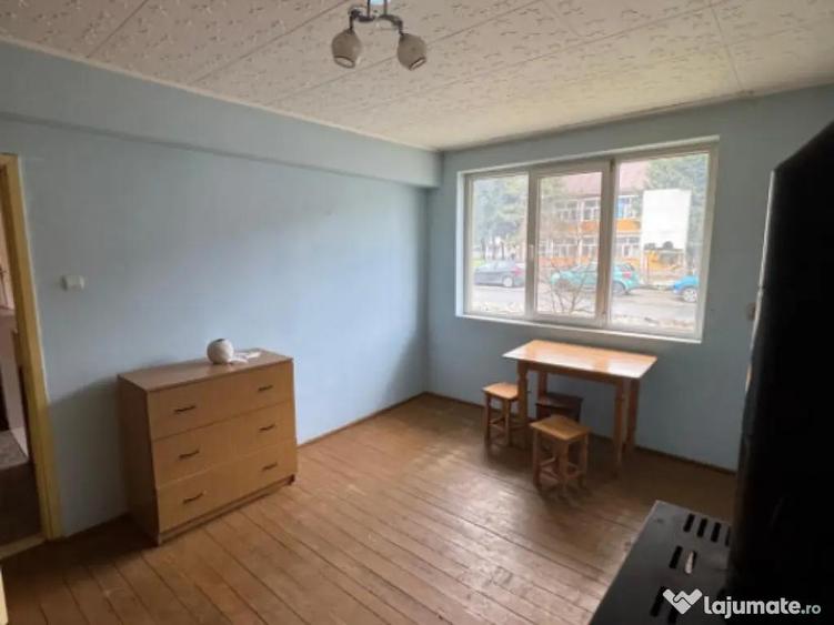 Apartament 2 camere, 52 mp, zona Ferneziu Scoala Sadovea - 1