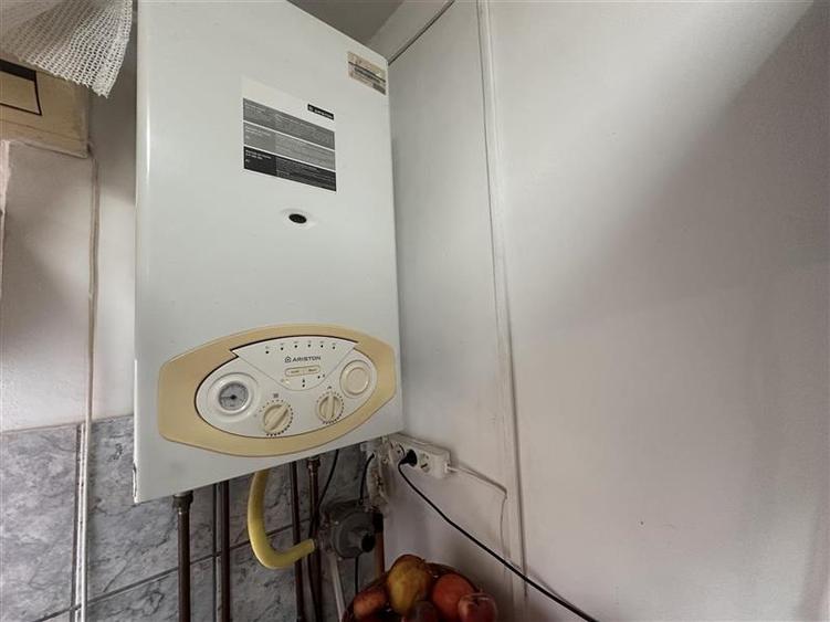 Decomandat, 36 mp utili, etaj intermediar cu centrala propie - 2