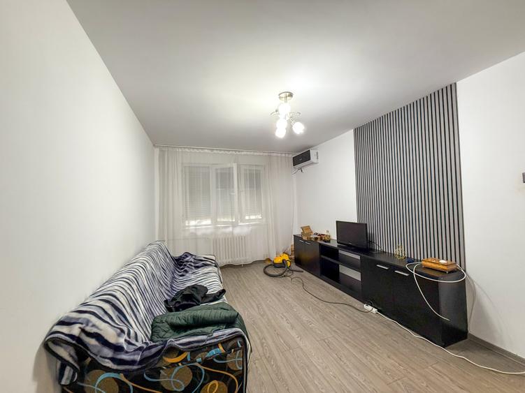 Vanzare 3 Camere Auchan 1 Decembrie 1918, Metrou Titan - 1