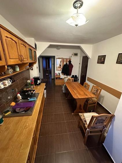 Apartament cu 4 camere decomandat în Bucovina