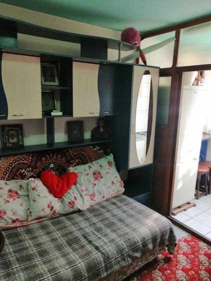 Vand Garsoniera Rahova intersectie Sebastian la parter vedere stradala - 1