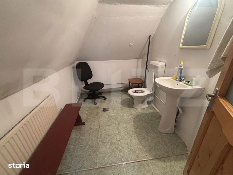 Casa de vanzare, pozitionata excelent, ideala pentru relaxare, sau rel - 7
