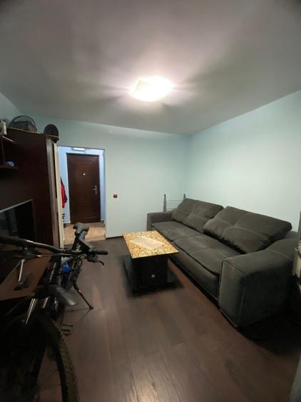 Garsoniera cu balcon etaj 1, mobilata si utilata, zona Mall - 1