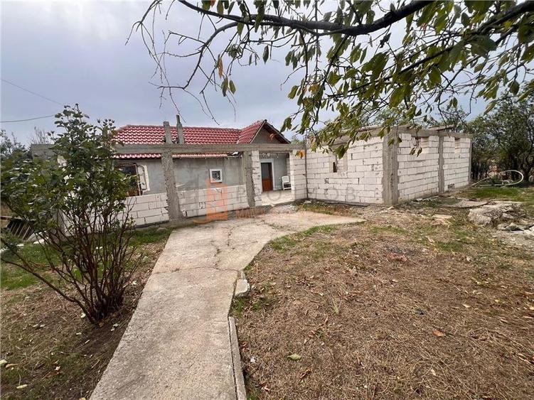 Teren intravilan+casa  zona Posta Calnau - 1