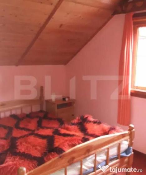 Casa de vacan?a in Piatra Fantanele + 4,5 arii teren - 12