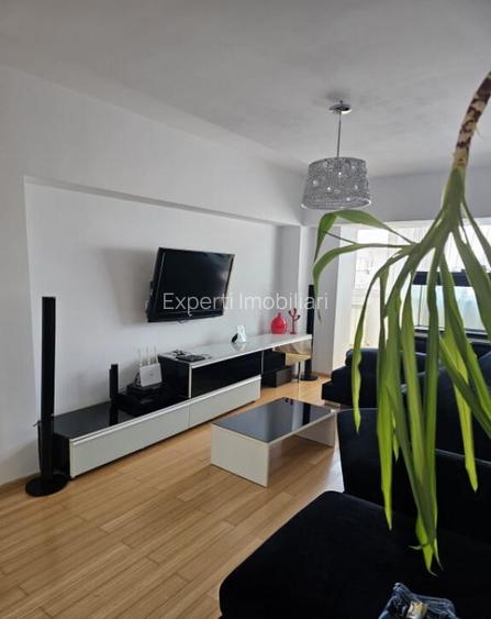 Apartament 4 camere zona Trocadero Apartament 4 camere zona Trocadero