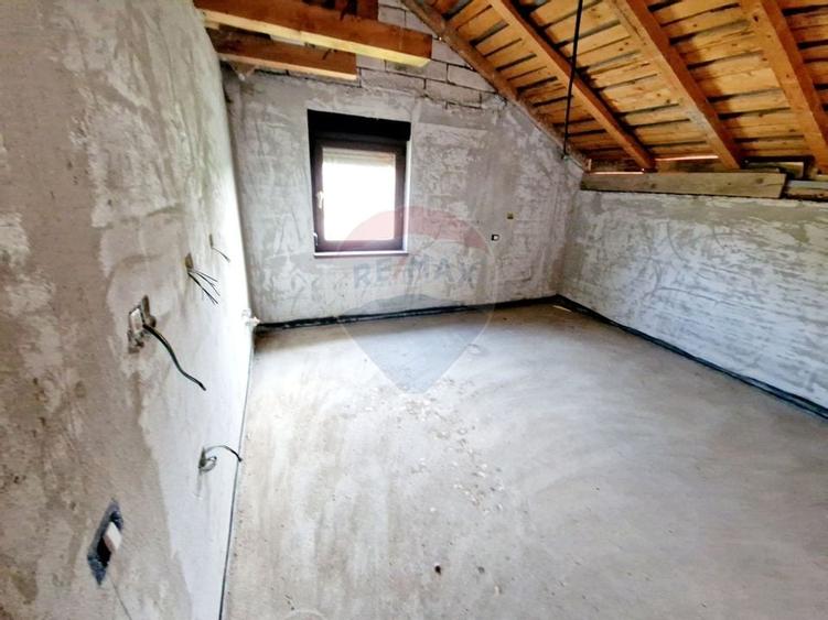 Casă spațioasă S+P+1E+M și teren generos 1664 mp - 8