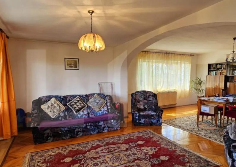 Casa, de vanzare, cu 6 camere, 300 mp, zona semicentrala - 7