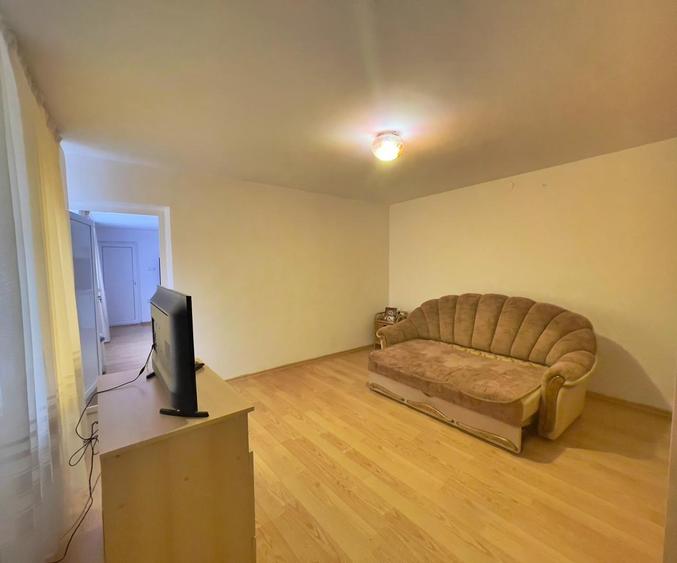 Casă de vânzare în zona Militari,la doar 10 minute de metrou Gorjulu! - 3