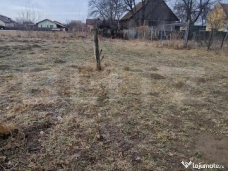 Teren intravilan de vanzare, 867 mp, 30 ml deschidere, regim - 2