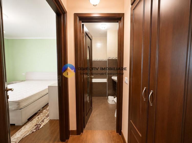 Apartament cu 3 camere semidecomandat, mobilat în Central