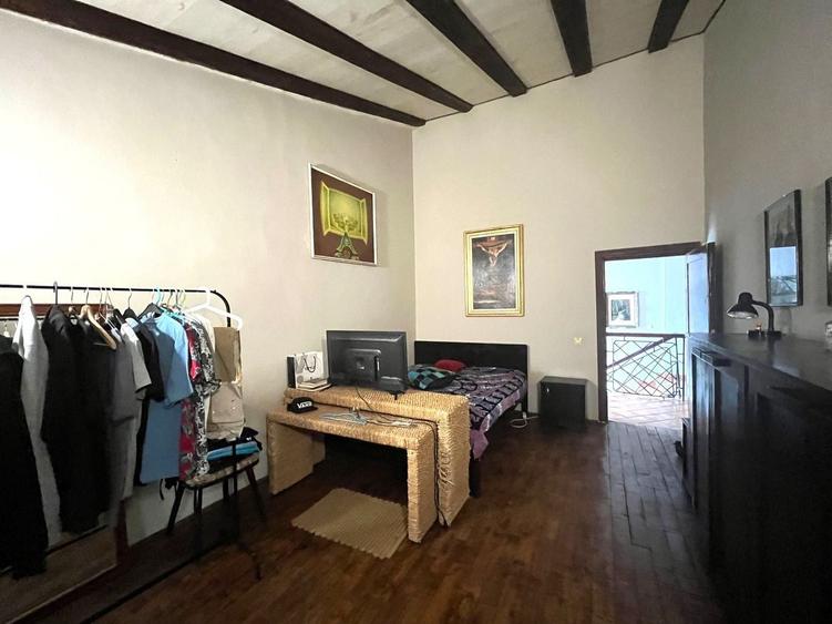 Casă individuală cu 7 camere cu Piscina în Ghermănești