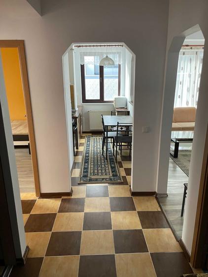Apartament cu 3 camere decomandat în Florești