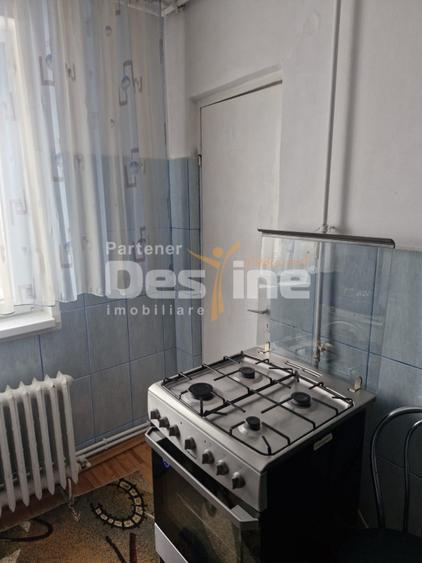 Apartament cu 2 camere decomandat, mobilat în Cugir