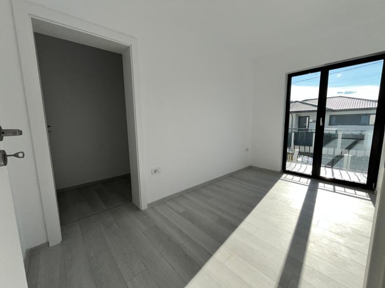 Duplex cu 4 camere cu Canalizare în Horpaz