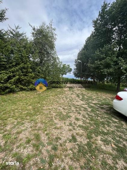 Casă cu 6 camere cu Teren 2088 Mp în Podoleni
