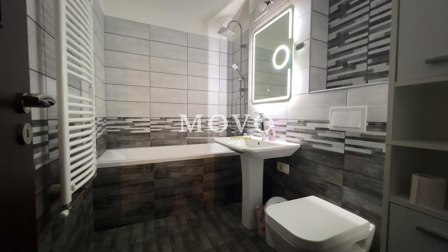 Apartament cu 3 camere decomandat, mobilat în Lunei